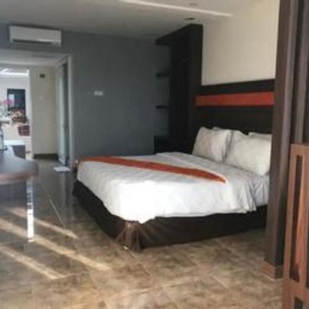 Satria Wisata Hotel Pare-Pare Bagian luar foto