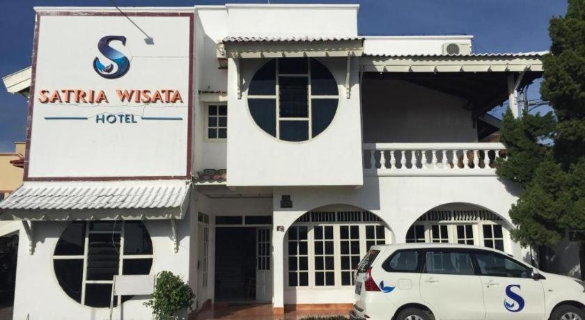 Satria Wisata Hotel Pare-Pare Bagian luar foto