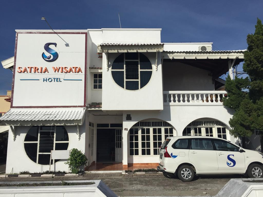 Satria Wisata Hotel Pare-Pare Bagian luar foto